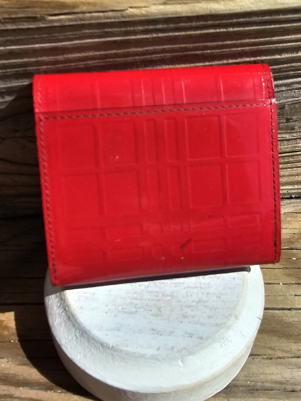 Burberry Red Patent Leather Wallet with Embossed Detail - Picture 5 of 7